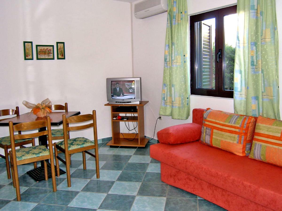 Holiday Home Ana-2 By Interhome วีร์ ภายนอก รูปภาพ